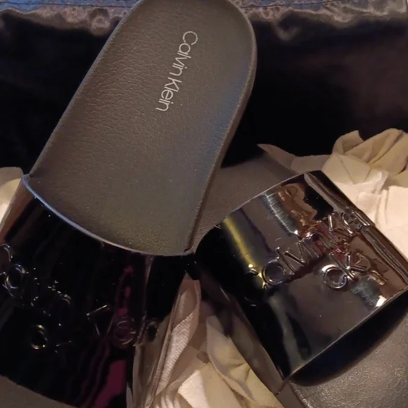 EUC Calvin Klein Black Slides Size 10m - Picture 5 of 5